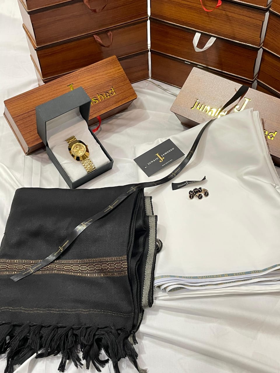 SPECIAL J. DEAL BOX (J. WOOHL SHAWL+J. SUIT+RADO WATCH)