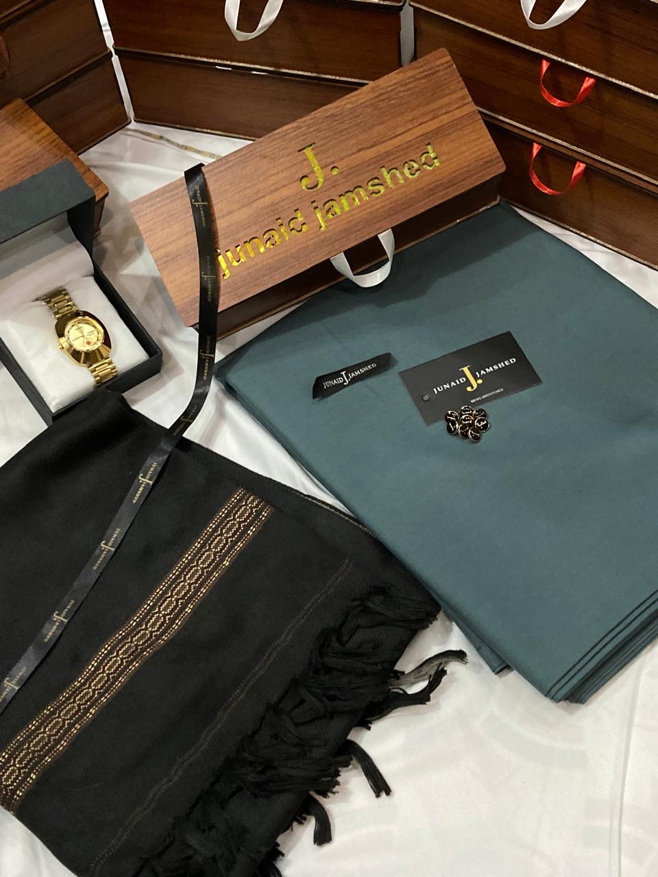 SPECIAL J. DEAL BOX (J. WOOHL SHAWL+J. SUIT+RADO WATCH)