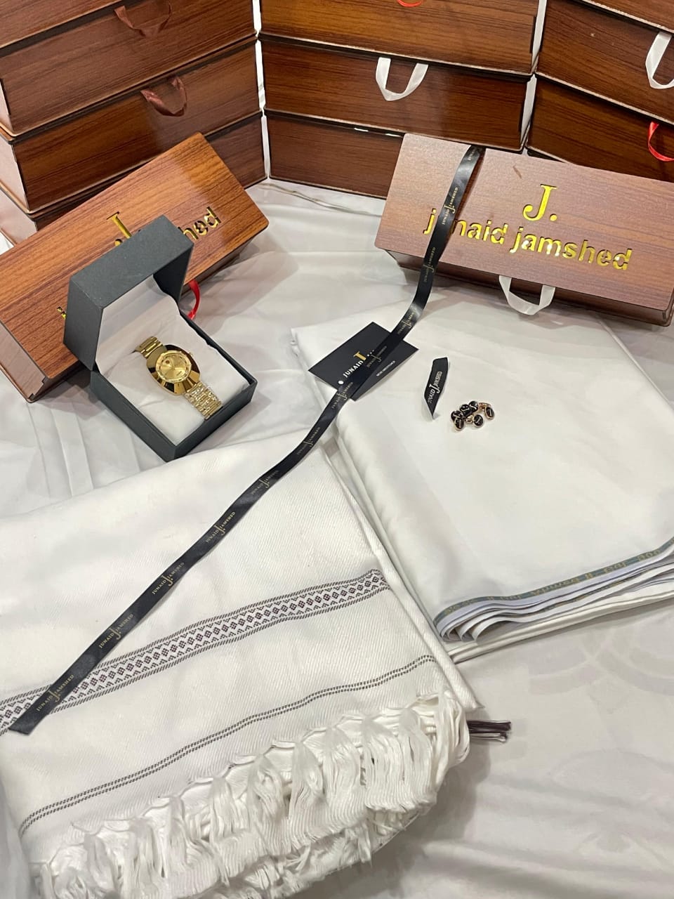 SPECIAL J. DEAL BOX (J. WOOHL SHAWL+J. SUIT+RADO WATCH)