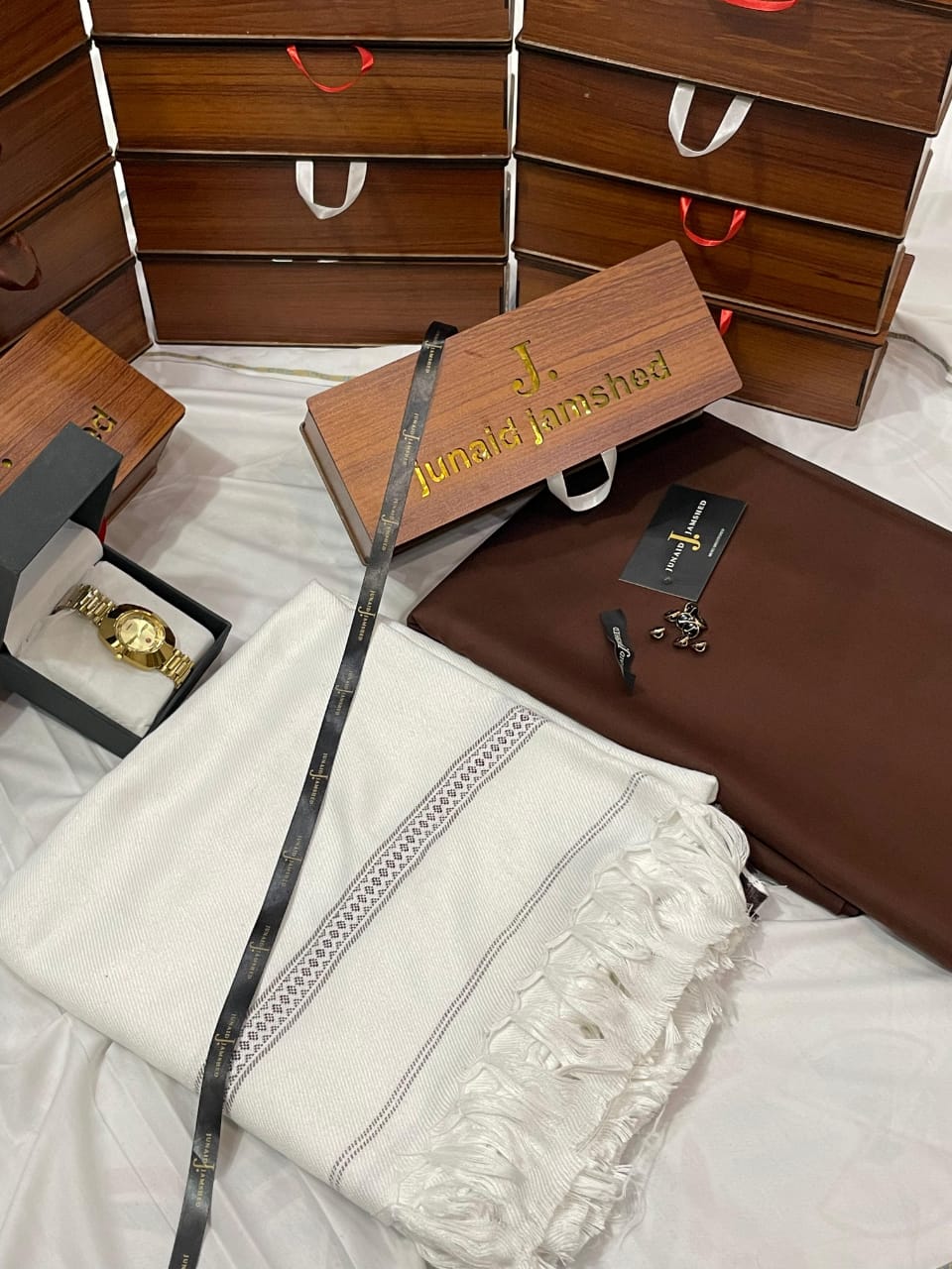 SPECIAL J. DEAL BOX (J. WOOHL SHAWL+J. SUIT+RADO WATCH)